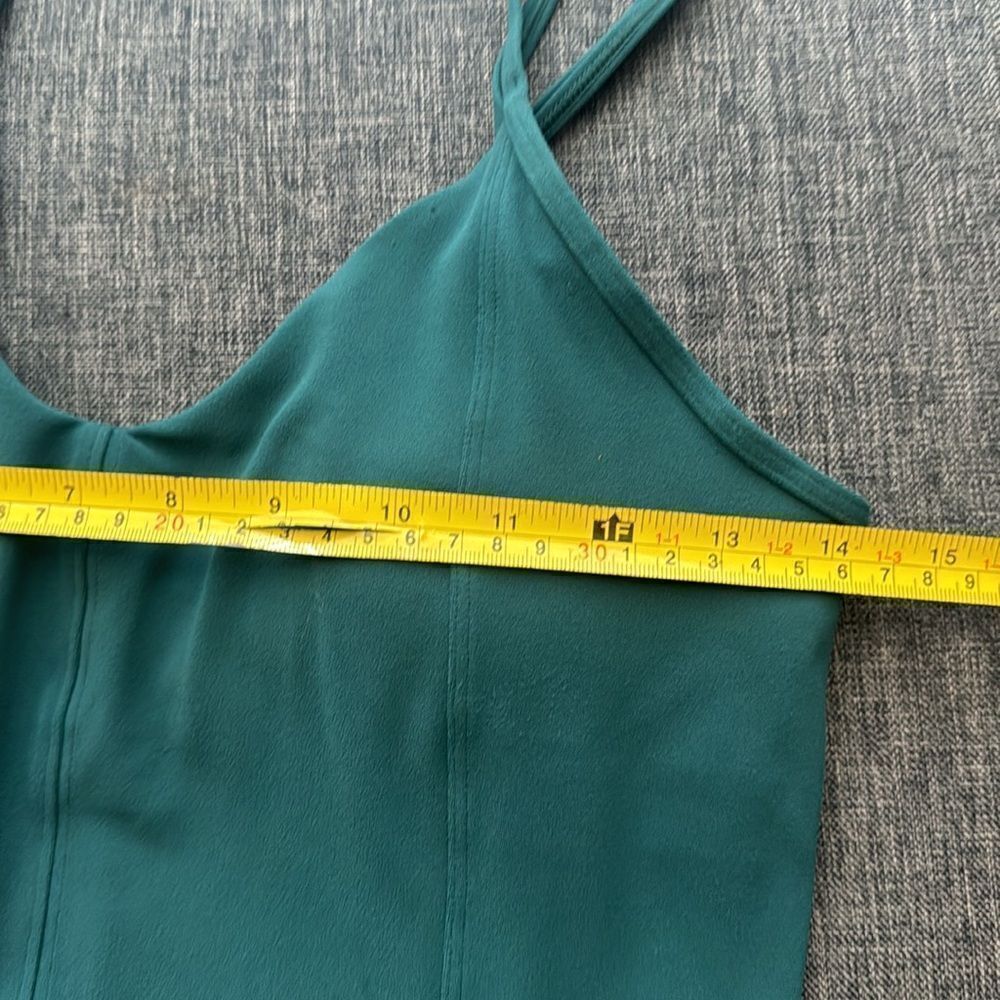 Lululemon Hugged & Held Tank
Royal Emerald Size 8 - Picture 9 of 11